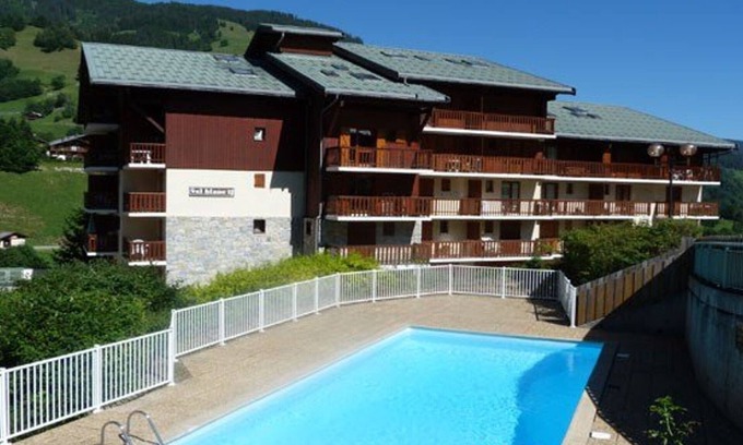 Areches Apartment | Cozy 3BR Apartment for 4-6 with Terrace, Pool Access, and Mountain Views in Arêches-Beaufort