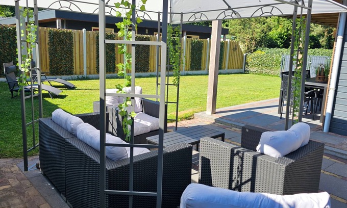 Erm House | Cozy 3BR Bungalow in Ermerstrand park - The Village House Retreat near the beech