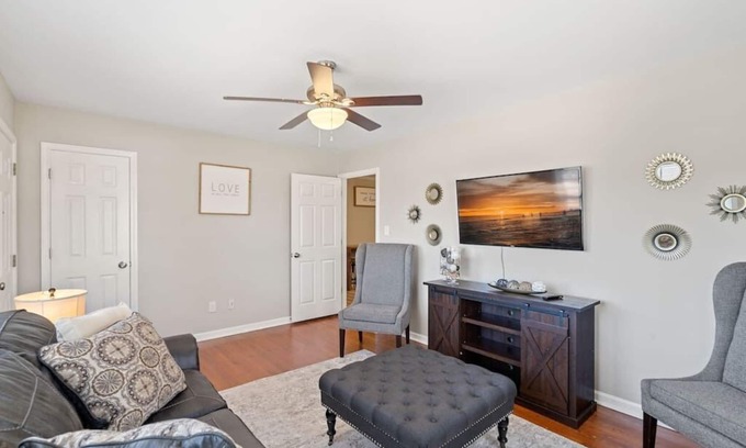 Mount Mourne House | Cozy 3BR Davidson Bungalow Sleeps 8 - Jacuzzi