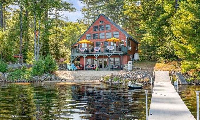 South Effingham House | Cozy 3BR+Enjoy Fall+Mountain & Lakefront Views