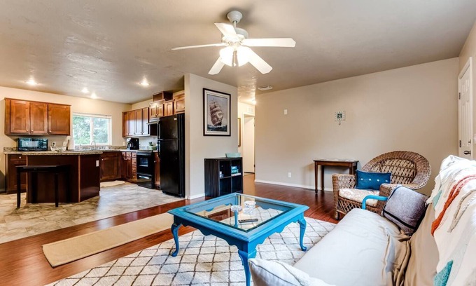 Saginaw Cottage | Cozy 3BR Farmhouse Near Wineries, Eugene & TrackTown USA