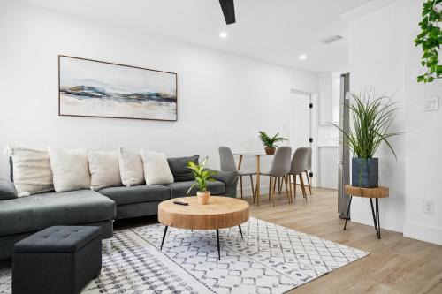 Sun Bay South House | Cozy 3br South Tampa Stay Bayshore&downtown