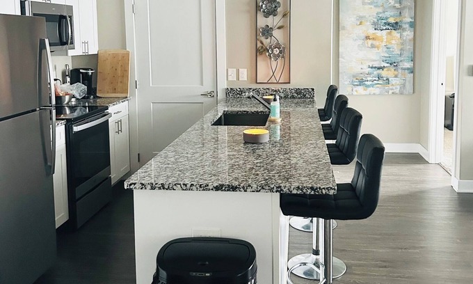 Sterling Heights Apartment | Cozy 3rd floor entire luxury apartment.