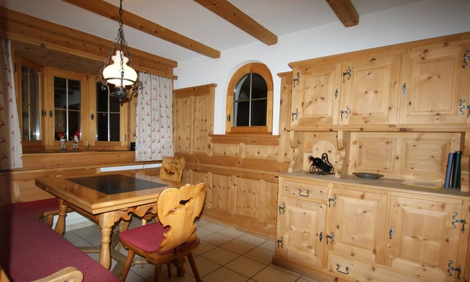 Klosters Dorf Apartment | Cozy 4 1/2 room maisonette with Arvenstube with a view of the mountains