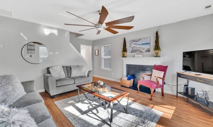 Harrisburg House | Cozy 4/3 Home, mins-Hospitals + Remote Workspace