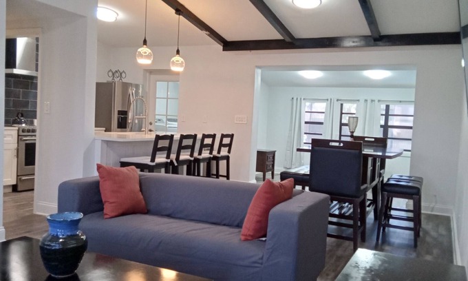 Goldenrod House | Cozy 4/3 House with Pool in fabulous Winter Park with AC, WiFi