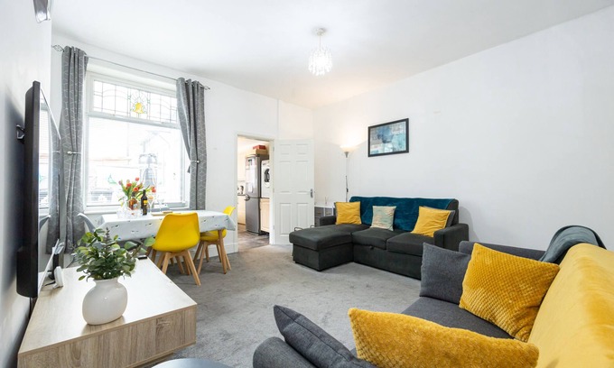 Great Harwood House | Cozy 4 bed terraced house in Great Harwood