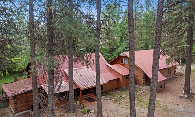 Garden Valley Cabin | Cozy 4-bedroom cabin with WiFi, AC in charming Garden Valley