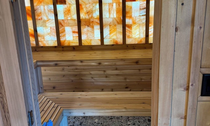 L'Anse Cabin | Cozy 4-bedroom cabin with WiFi, AC on Lake Superior.