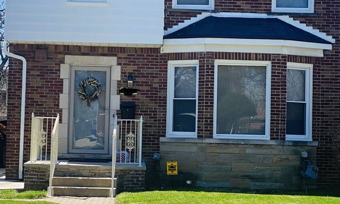 Detroit House | Cozy 4 Bedroom Colonial