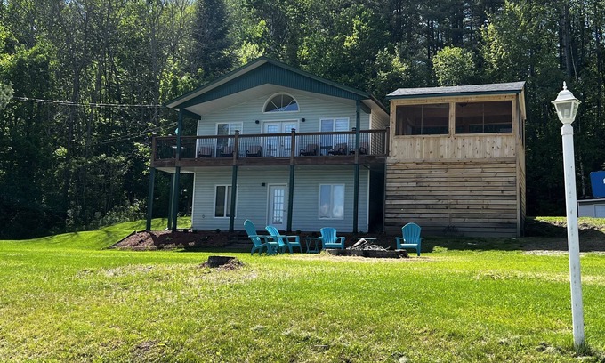 Cayamant Cottage | Cozy 4 bedroom cottage at Lac Cayamant