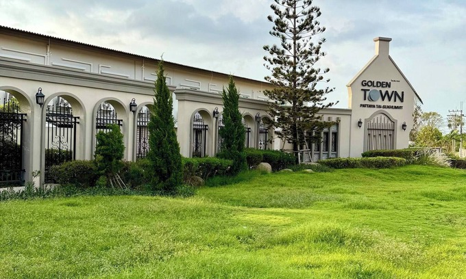 Nong Prue House | Cozy 4-Bedroom Getaway — Secure & Convenient Location