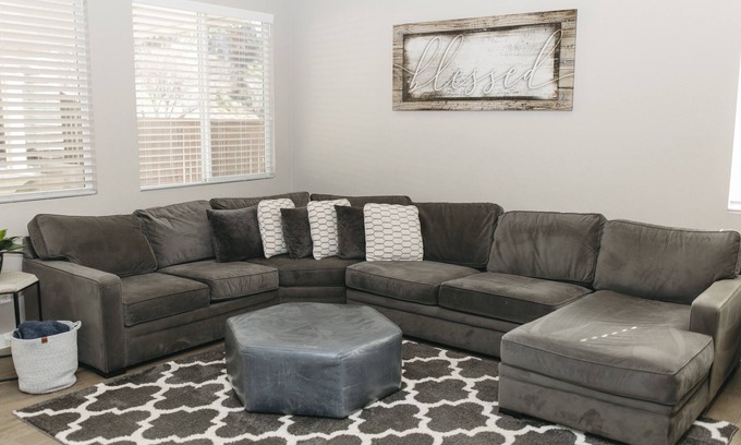 Yucaipa House | Cozy 4-bedroom house in wonderful Yucaipa with WiFi, AC