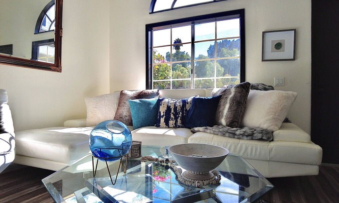 Peacock House | Cozy 4-Bedroom Oceanside Home just Miles from the Beach