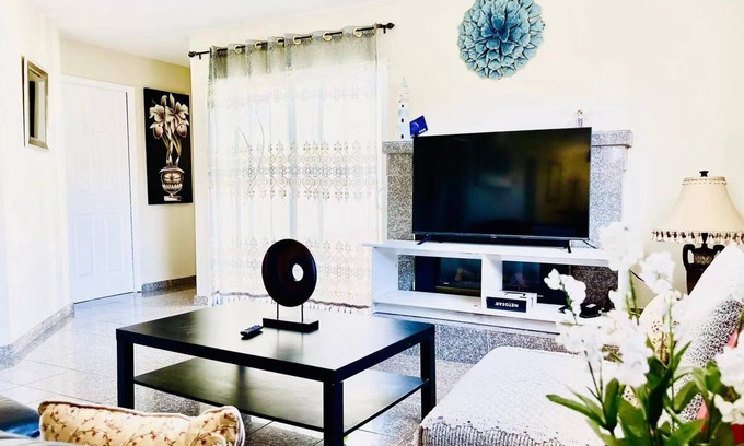 Union City House | Cozy 4B2B house central area W/D parking