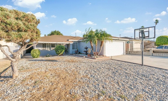 City of Industry House | Cozy 4BR Retreat with Private Backyard