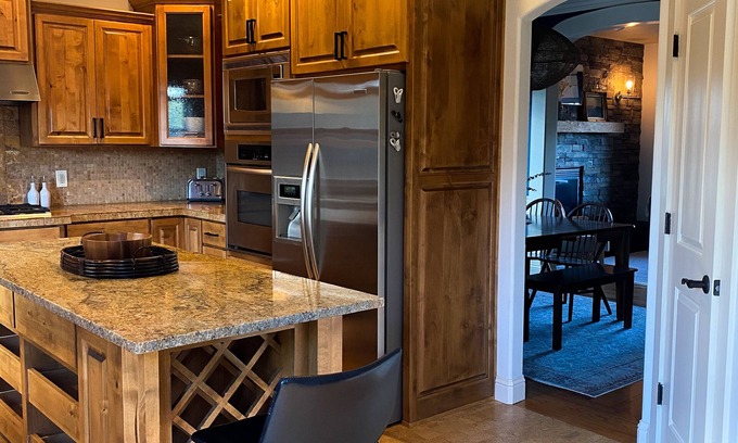 Redmond House | Cozy, 5-bedroom, Central Oregon home; 5 minutes to downtown