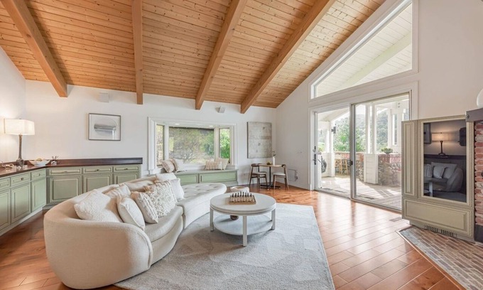 Moraga House | Cozy 6 bd room Retreat near Saint Mary's College