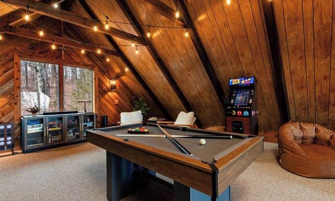Pedlars Edge Cabin | Cozy 6-bedroom cabin in Wintergreen Resort