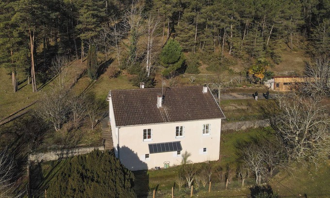 Agonac House | Cozy 6-Person House – Garden, Fireplace, and Close to Brantôme and Historical Sites