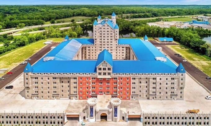 Grandville Apartment | Cozy 6BR/BA Castle Escape with Luxury Amenities
