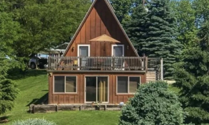 Republican City Cabin | Cozy A Frame Cabin (Buckel Lodge Taylar Manor)