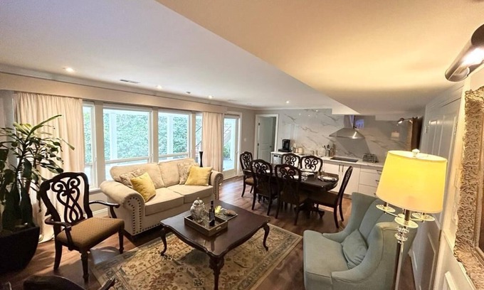 West Vancouver House | Cozy abode, lovely and bright
