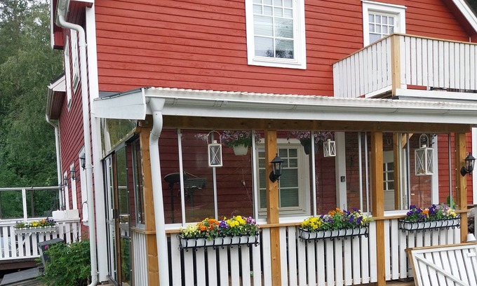 Ostersund House | Cozy accommodation in a rural environment Torvallaby Large green areas to move on