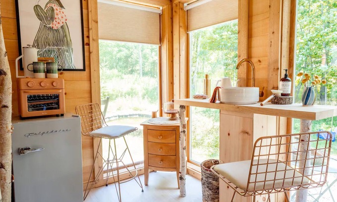Keene Cabin | Cozy Adirondack Mountain Cottage with AC, WiFi