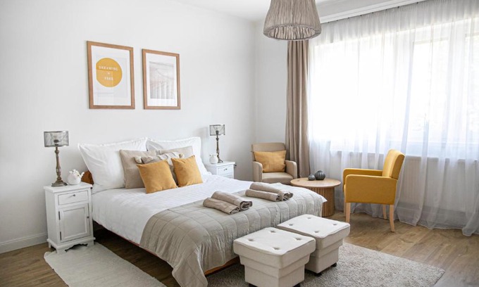 Vecses House | Cozy Airport