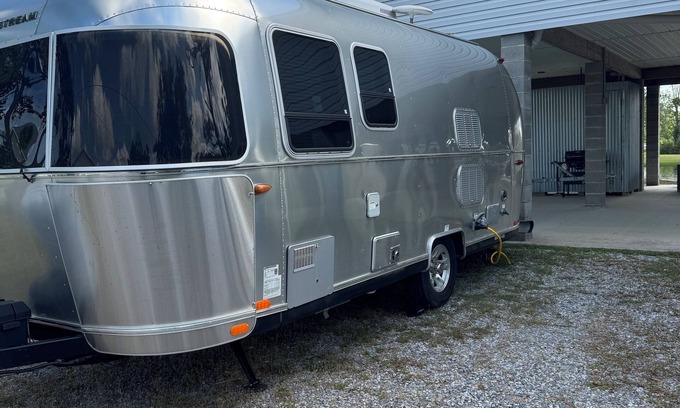 Shoreline Park House | Cozy Airstream in Beautiful Bay St. Louis with WiFi, AC