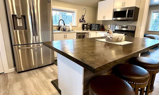Ridgeway Apartment | Cozy Alaskan Escape Dawn Dr