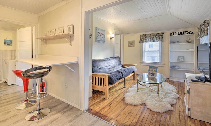 Allenhurst Cottage | Cozy Allenhurst Cottage 1 Mi to Asbury Beach!