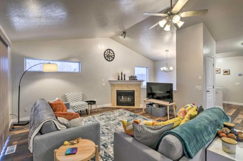 Sand Lake House | Cozy Anchorage Townhome Less Than Half Mile to Jewel Lake!