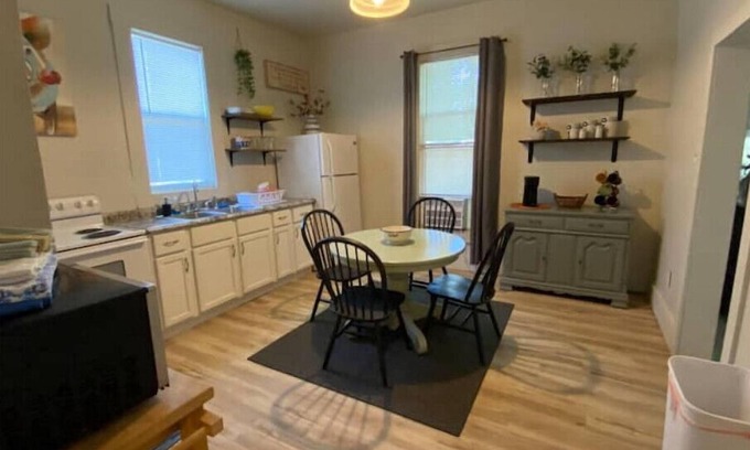 Terre Haute House | Cozy and beautifully renovated!n