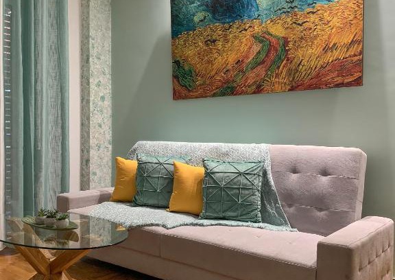 Kinosargous Apartment | Cozy and Chic apartment in the Center, 5 min Subway