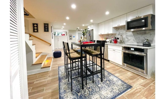 Columbia Heights House | Cozy and Comfy, Private One Bedroom, 1 Bathroom, Private Entrance in NW DC!