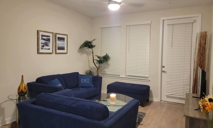 Longwood Apartment | Cozy and Convenient sleeps 4
