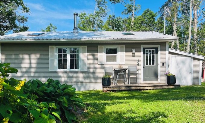 Miltonvale Park Cabin | cozy and elegant cabin, 2 bedrooms cabin.