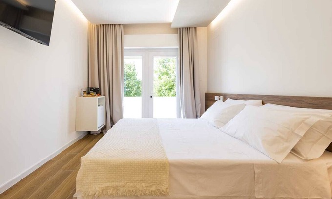 Chieti House | Cozy and elegant facility with great connections!