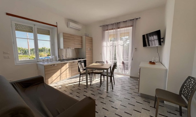Fuscaldo Apartment | Cozy and modern apartment a stone's throw from the sea