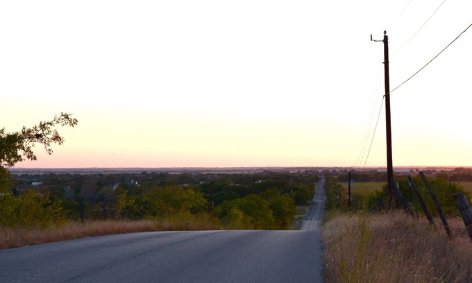Ponder House | Cozy and peaceful small town guesthouse in quiet neighborhood close to Denton!n