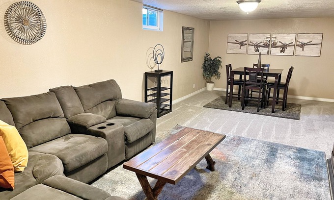 Scenic Heights Apartment | Cozy and Private Lower Level Unit with Full Kitchen