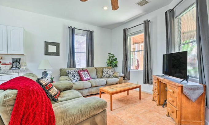 Eleven Mile Corner Apartment | Cozy and Relaxing Eloy Apartment with Pool Access