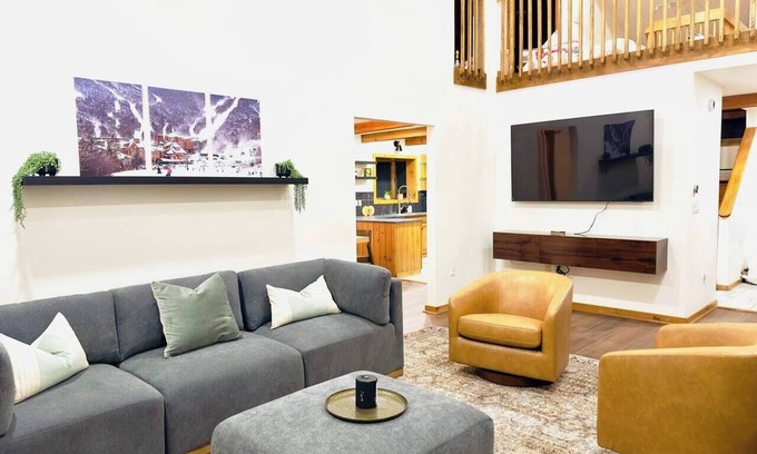 Stowe House | Cozy and Spacious 4BR Home with Breathtaking Views