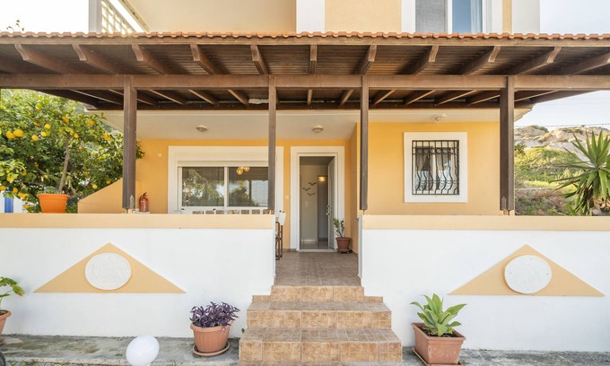 Kefalos House | Cozy and spacious elevated house with sea view