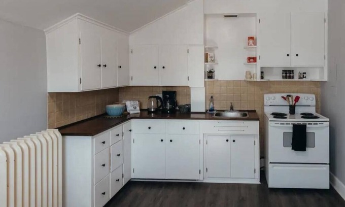 Cambridge Apartment | Cozy and spacious upper storey apartment with self check-in, steps from DT Galt
