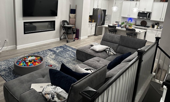 The Colony House | Cozy and stylish 4Bedroom 4.5bath Townhome