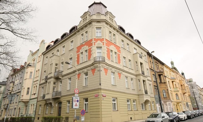 Karlin Apartment | Cozy and Stylish apartment