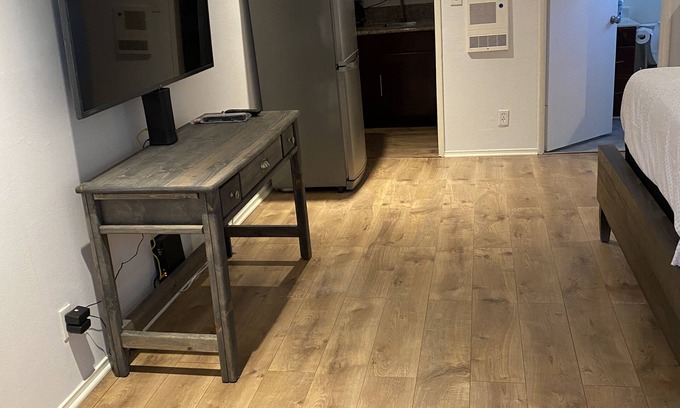 Venice Apartment | Cozy and Stylish Studio Apartment – Your Perfect Home Away from Home